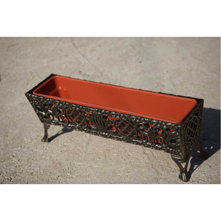 Jardiniera din aluminiu cu picioare mici